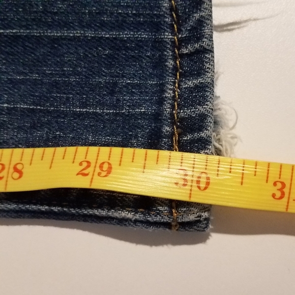 Eddie Bauer Men's Demin Jeans Size 32" x 30" specially dyed Distressed - Picture 7 of 14